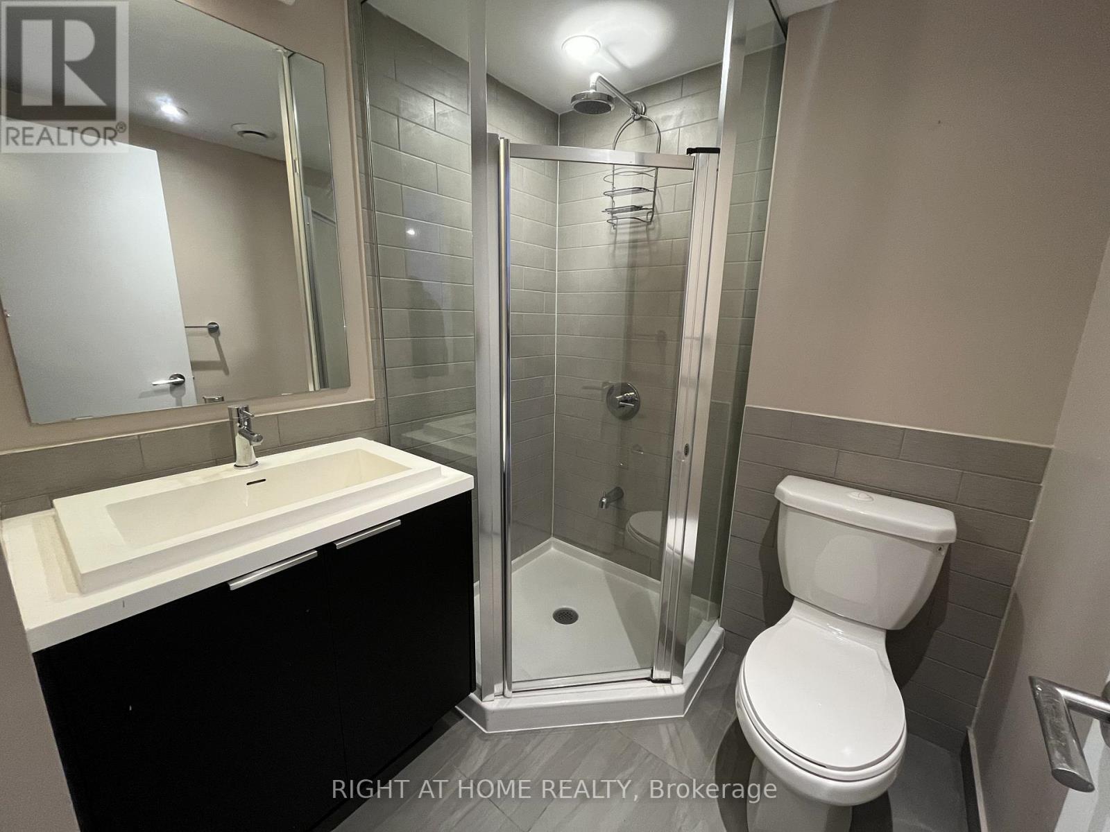 1405 - 6 Sonic Way, Toronto, Ontario  M3C 0P1 - Photo 10 - C12701072