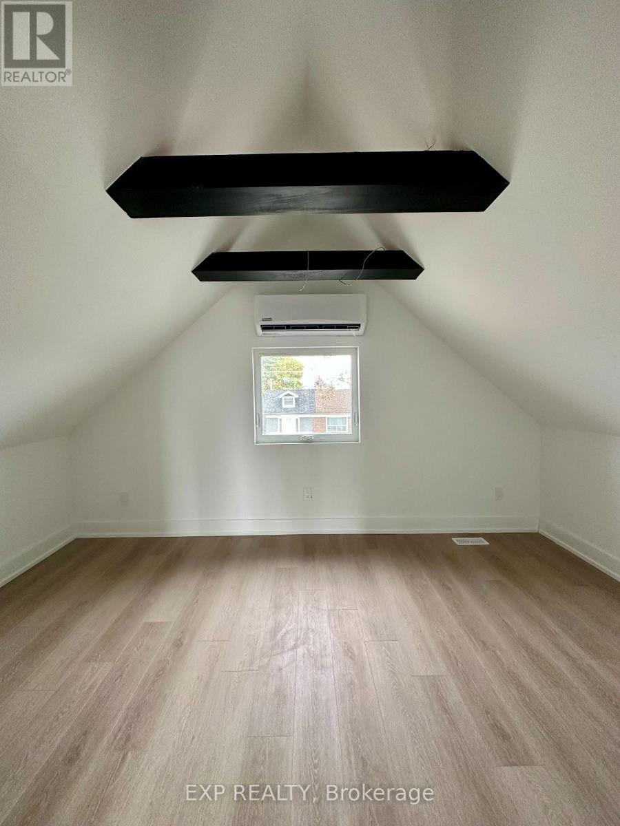 Upper - 24 St Clair Gardens, Toronto, Ontario  M6E 3V4 - Photo 24 - W12707904