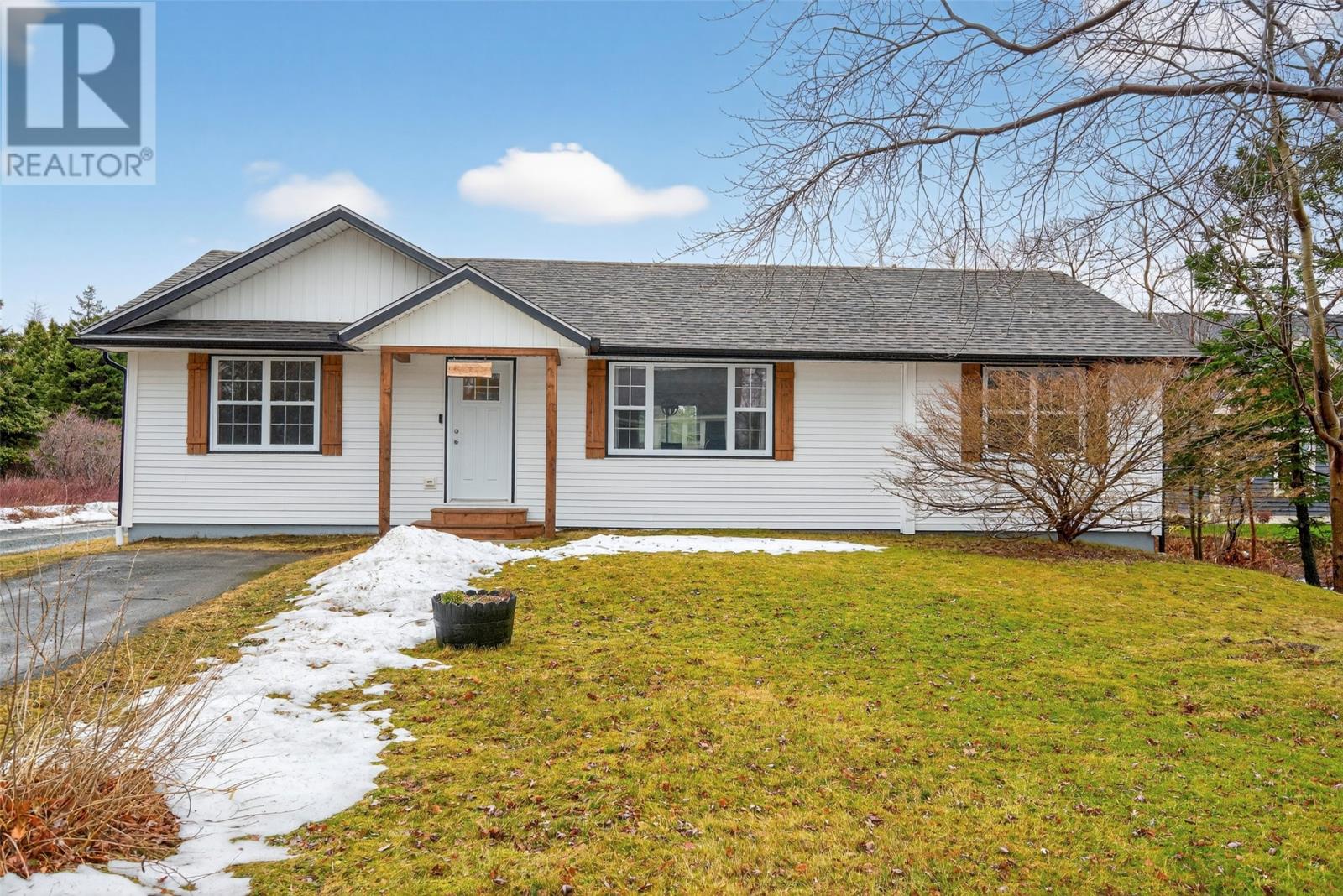 38 Cross Road, Bay Roberts, Newfoundland & Labrador  A0A 1G0 - Photo 1 - 1293817