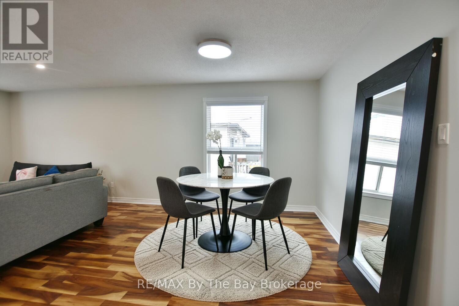 41 Wesley Avenue, Wasaga Beach, Ontario  L9Z 1C8 - Photo 6 - S12544016