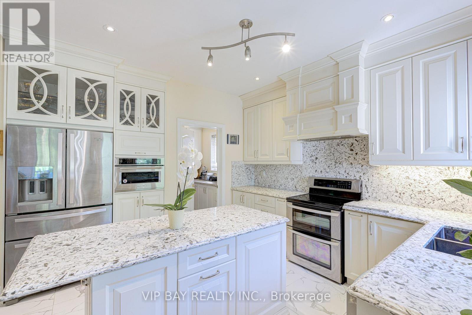 104 Melbourne Drive, Richmond Hill, Ontario  L4S 2G7 - Photo 14 - N12684198