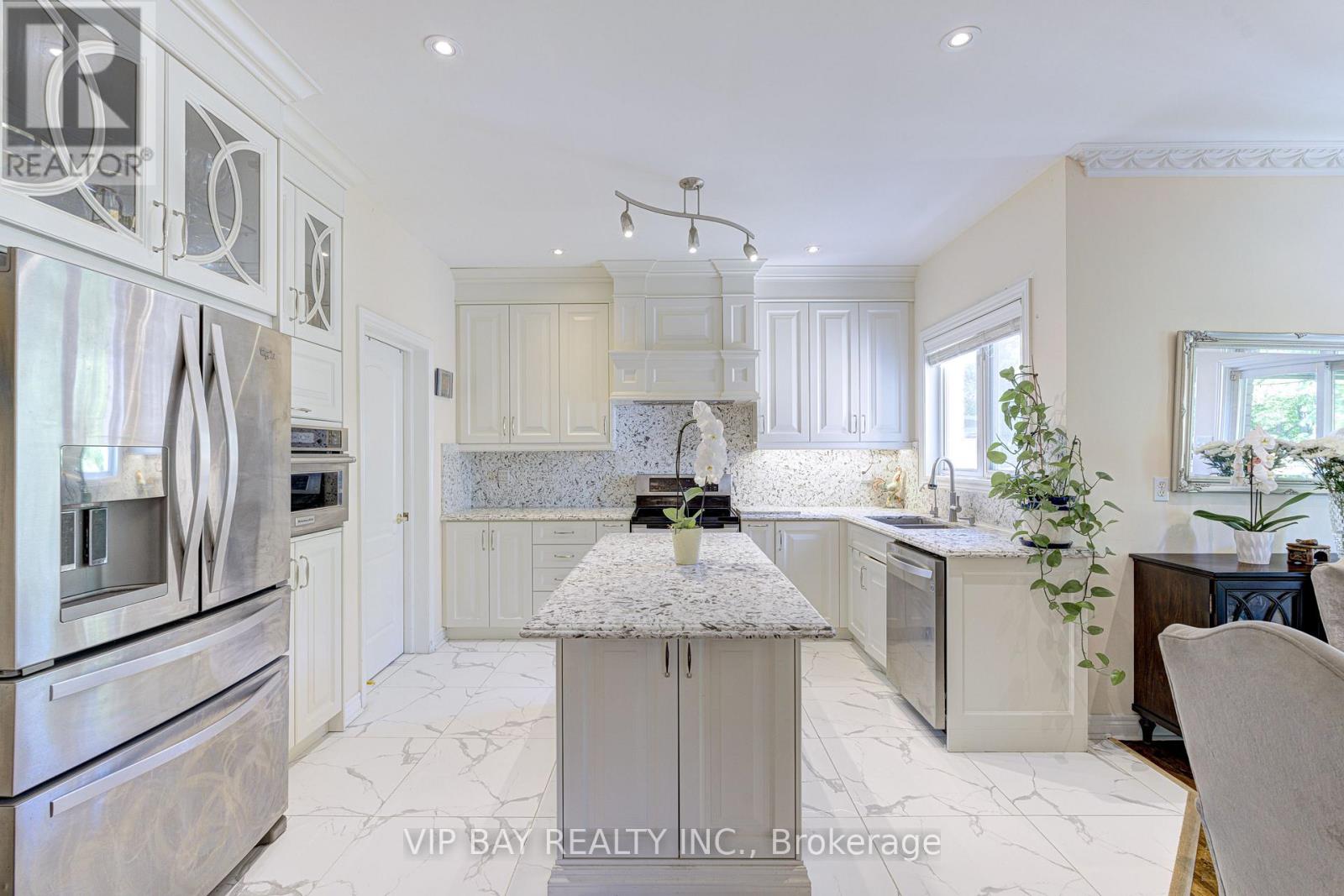 104 Melbourne Drive, Richmond Hill, Ontario  L4S 2G7 - Photo 13 - N12684198