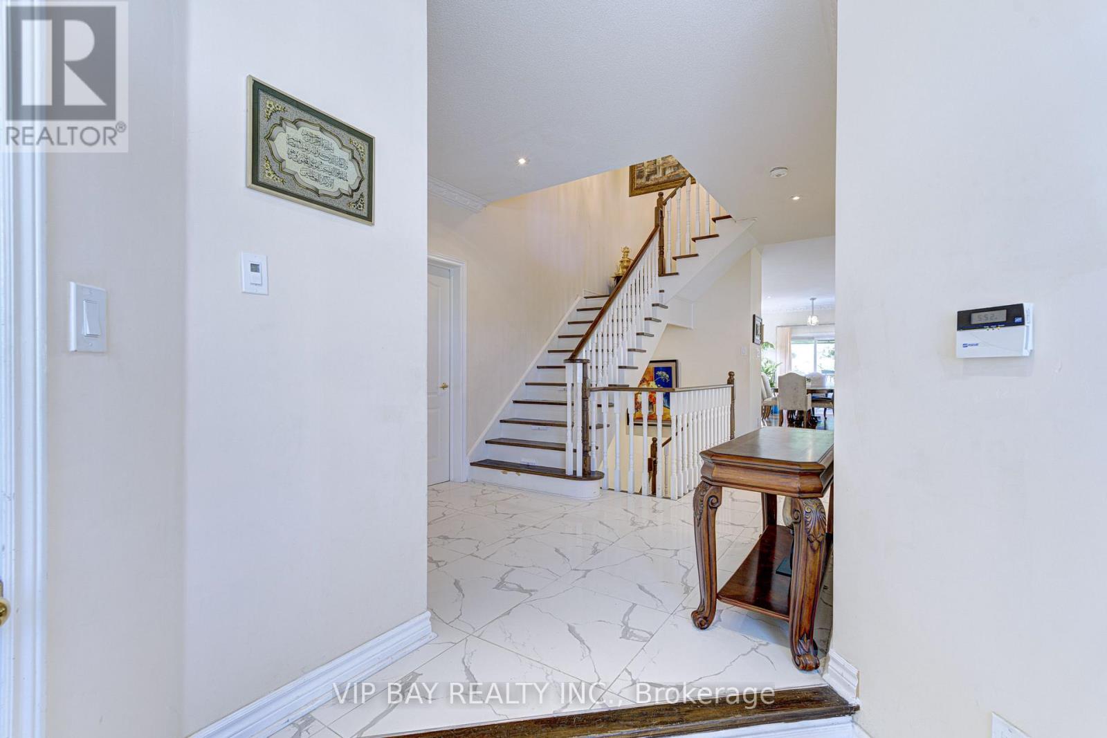 104 Melbourne Drive, Richmond Hill, Ontario  L4S 2G7 - Photo 5 - N12684198