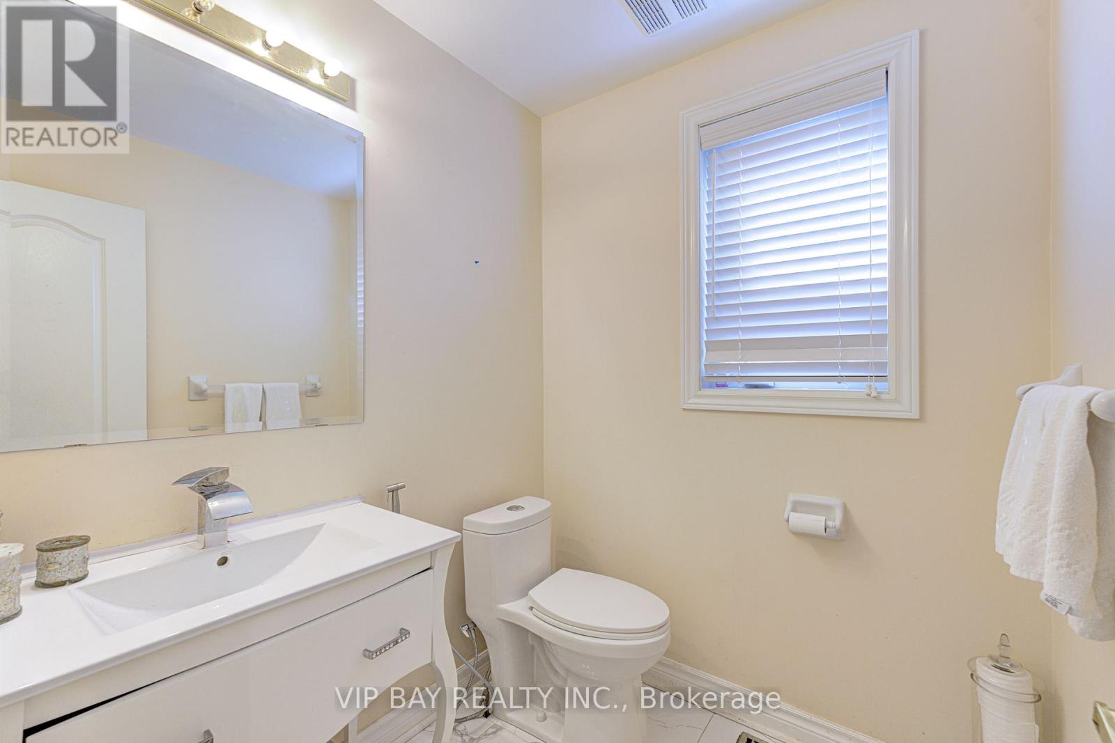 104 Melbourne Drive, Richmond Hill, Ontario  L4S 2G7 - Photo 6 - N12684198