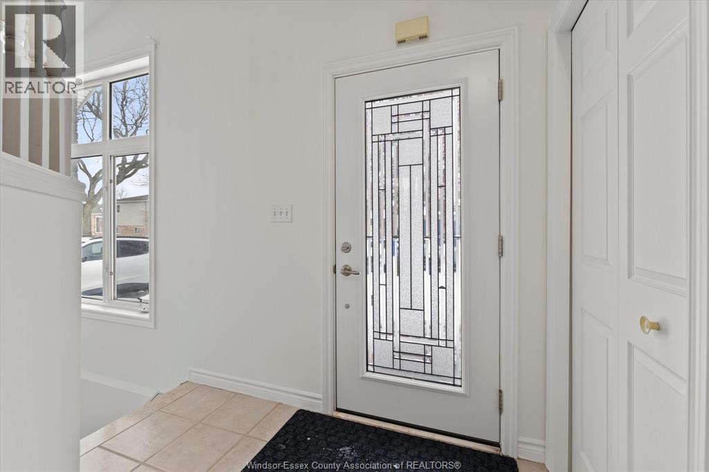 3443 Treeline, Windsor, Ontario  N8R 2A3 - Photo 5 - 26001419