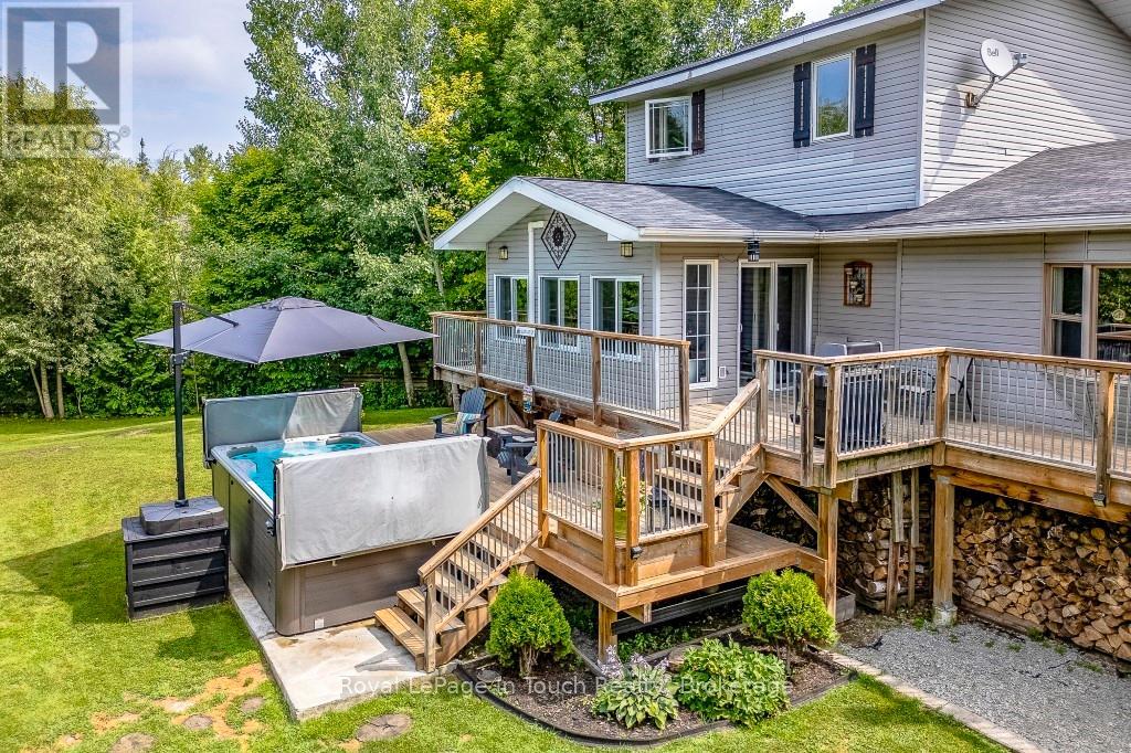 36 Meadows Avenue, Tay, Ontario  L0K 2C0 - Photo 16 - S12709006