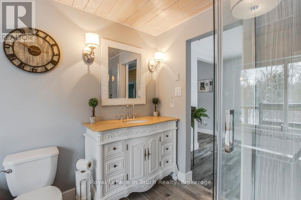 36 Meadows Avenue, Tay, Ontario  L0K 2C0 - Photo 8 - S12709006