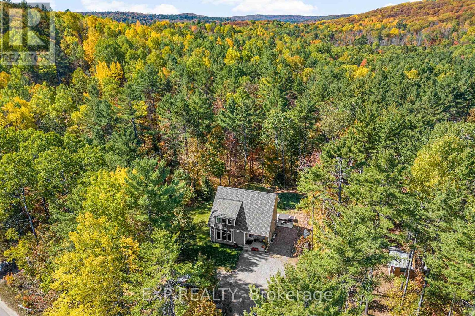 427 PAUGH LAKE ROAD, Madawaska Valley, Ontario