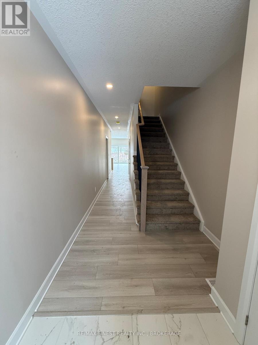 193 Heritage Park Drive, Greater Napanee, Ontario  K7R 3X8 - Photo 2 - X12708950