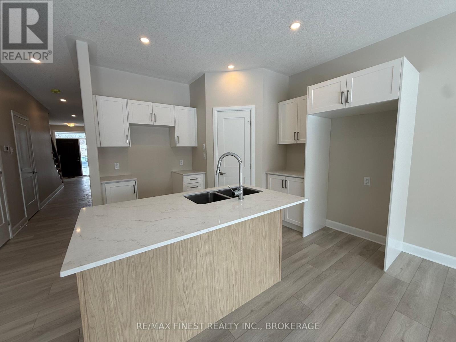 193 Heritage Park Drive, Greater Napanee, Ontario  K7R 3X8 - Photo 3 - X12708950