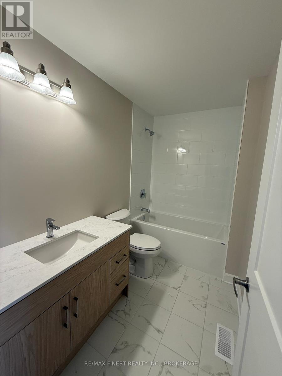 193 Heritage Park Drive, Greater Napanee, Ontario  K7R 3X8 - Photo 6 - X12708950