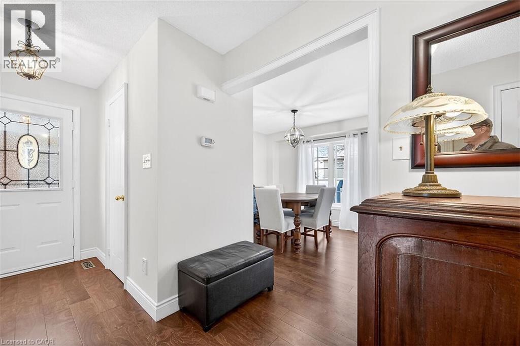 40 Hedge Lawn Drive, Grimsby, Ontario  L3M 5G9 - Photo 7 - 40799422