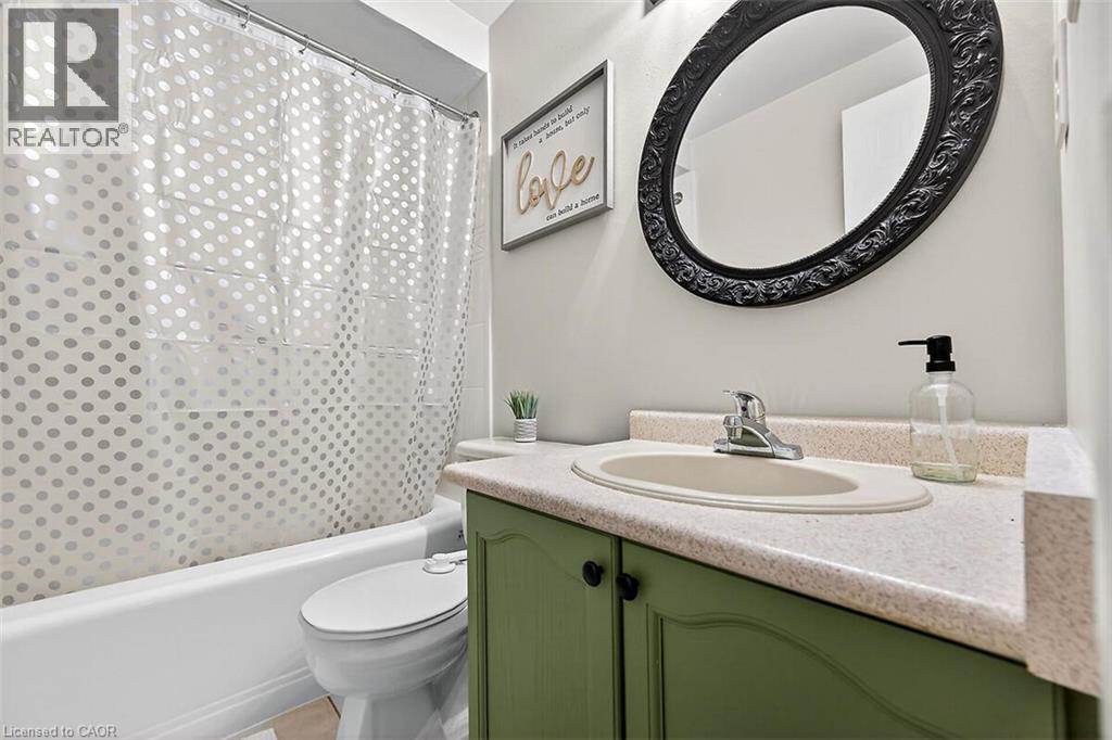 40 Hedge Lawn Drive, Grimsby, Ontario  L3M 5G9 - Photo 32 - 40799422