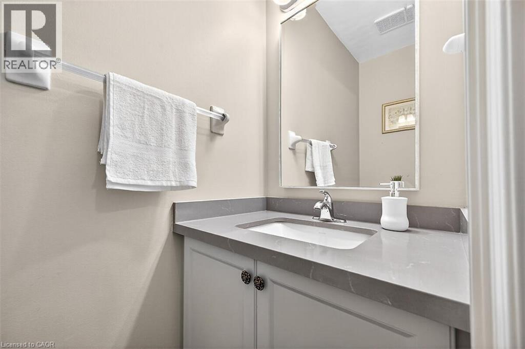 40 Hedge Lawn Drive, Grimsby, Ontario  L3M 5G9 - Photo 6 - 40799422