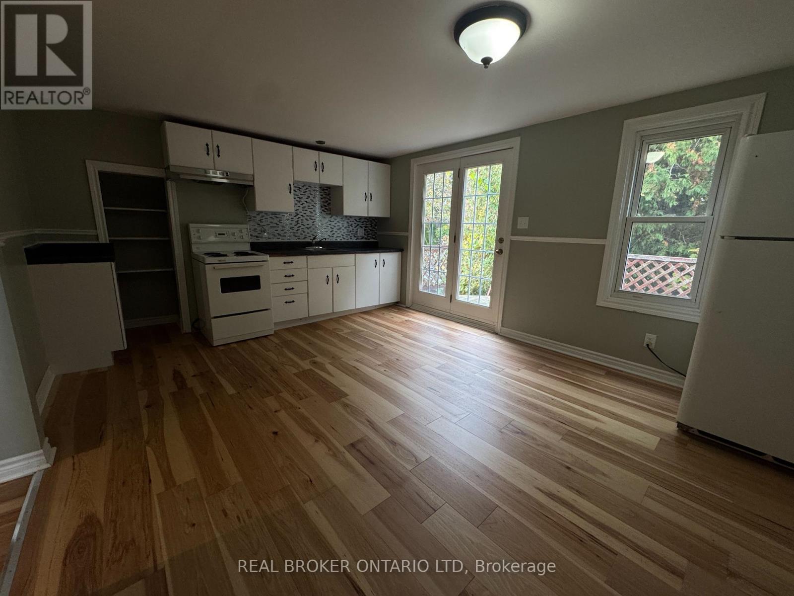 30 - 2 Norfolk County Road S, Norfolk, Ontario  N4G 4G9 - Photo 8 - X12708910