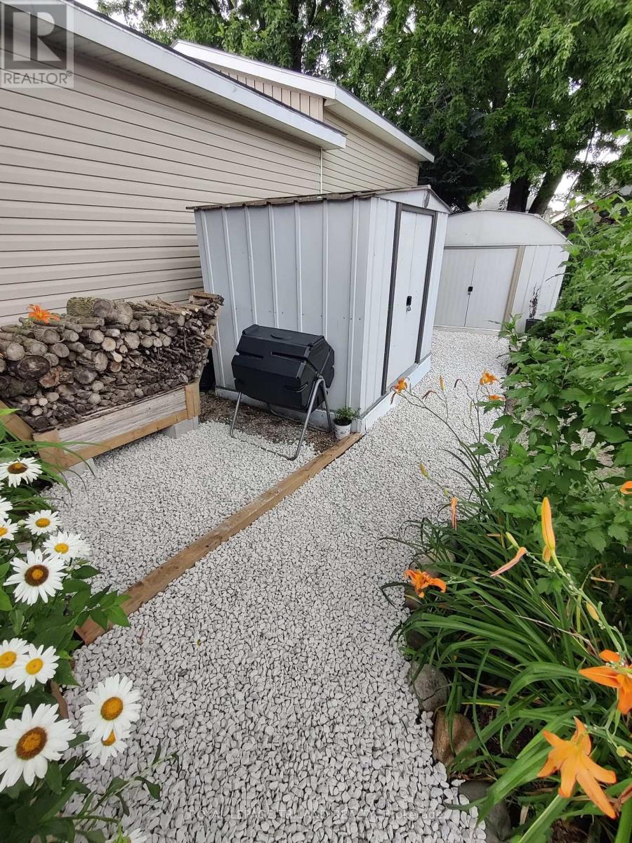 976 Dame Street, London East, Ontario  N5Z 1M6 - Photo 47 - X12708918