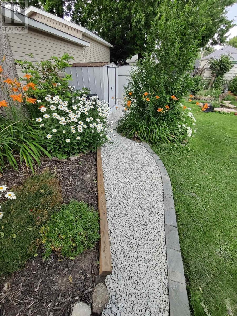 976 Dame Street, London East, Ontario  N5Z 1M6 - Photo 49 - X12708918