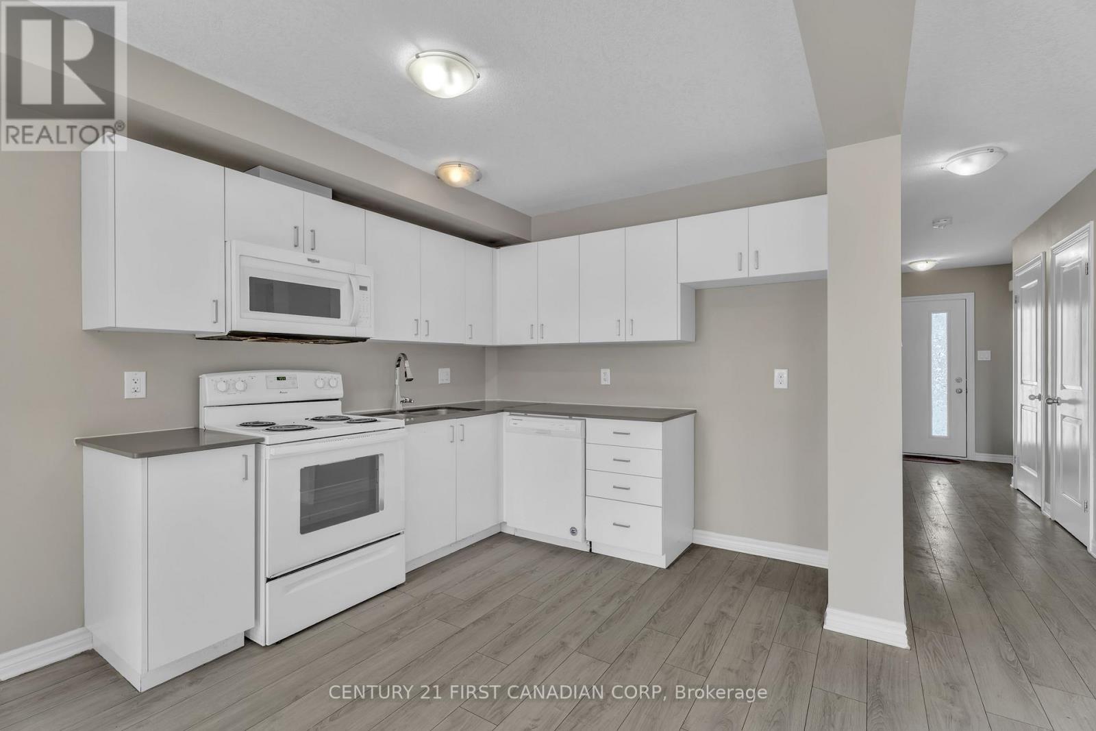 1323 Michael Circle, London East, Ontario  N5V 0B8 - Photo 12 - X12708980