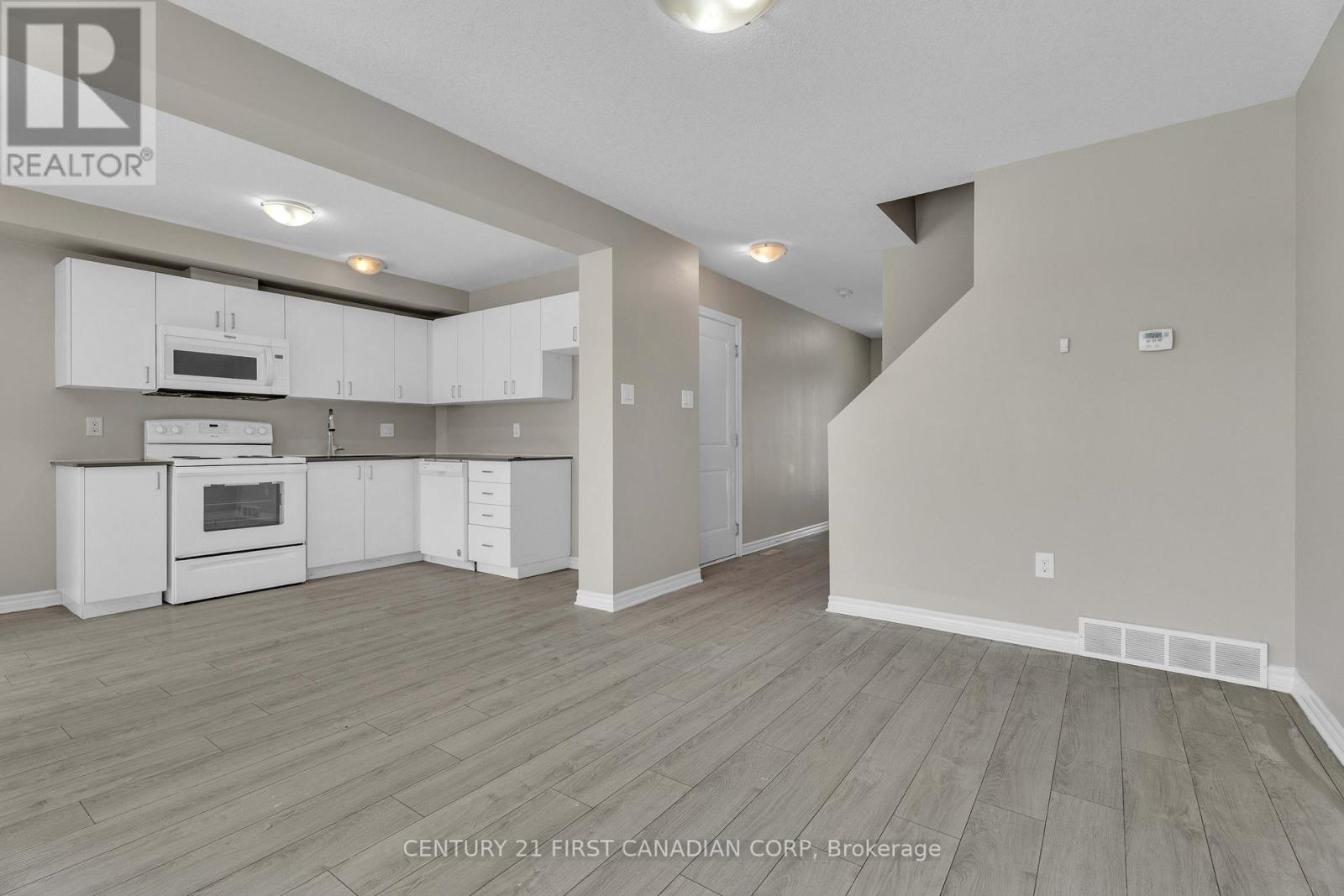 1323 Michael Circle, London East, Ontario  N5V 0B8 - Photo 9 - X12708980