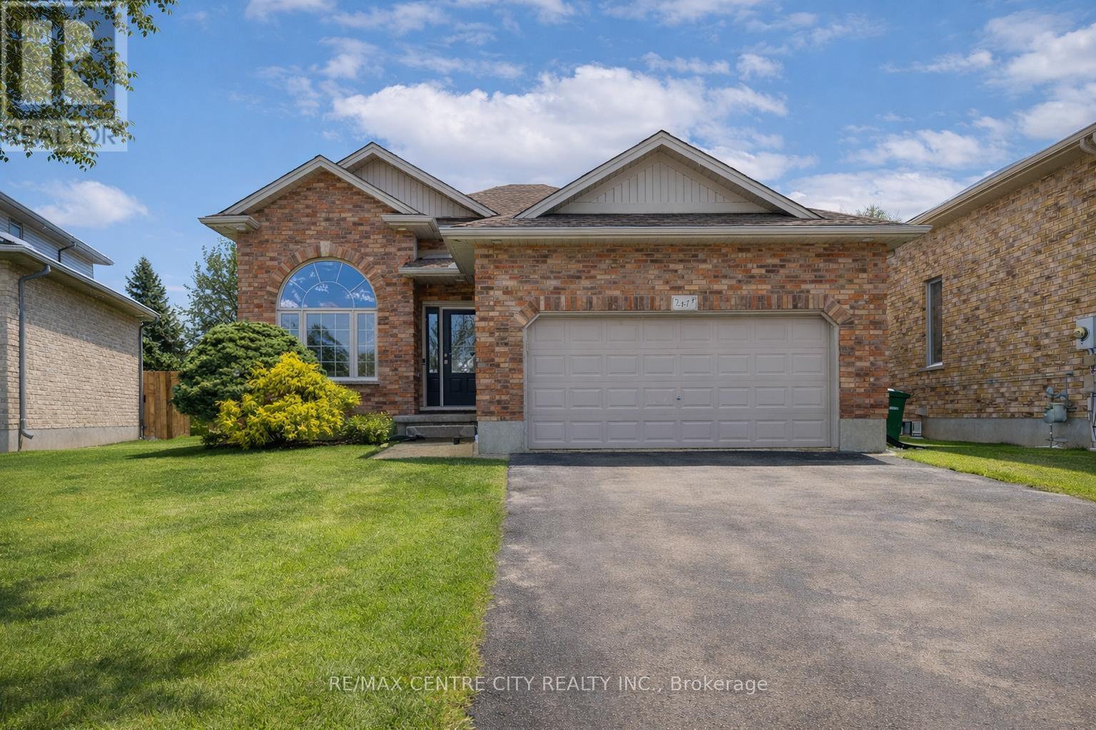 47 Hagerman Crescent, St. Thomas, Ontario  N5R 6K2 - Photo 3 - X12709004