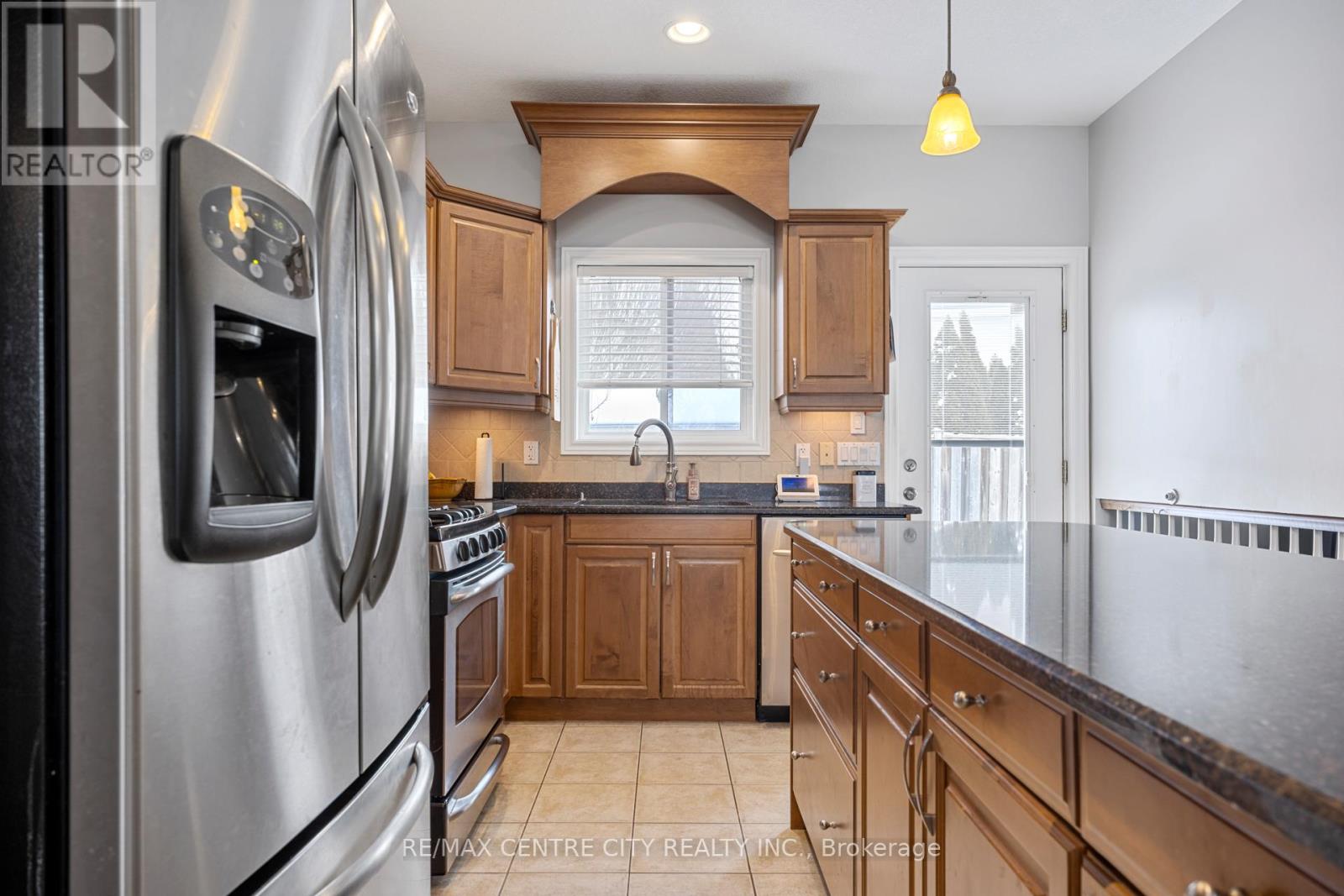 47 Hagerman Crescent, St. Thomas, Ontario  N5R 6K2 - Photo 9 - X12709004