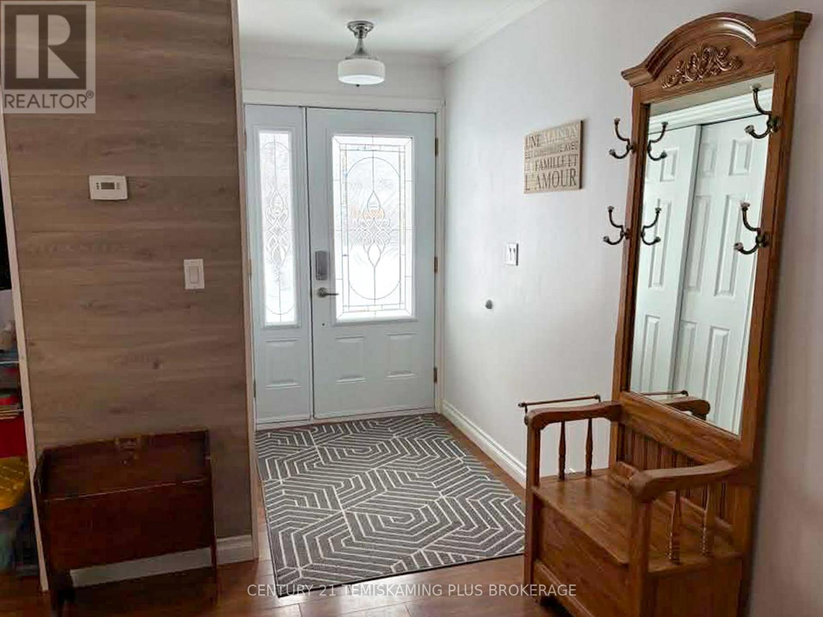 53 Tenth Avenue, Englehart, Ontario  P0J 1H0 - Photo 4 - T12709040