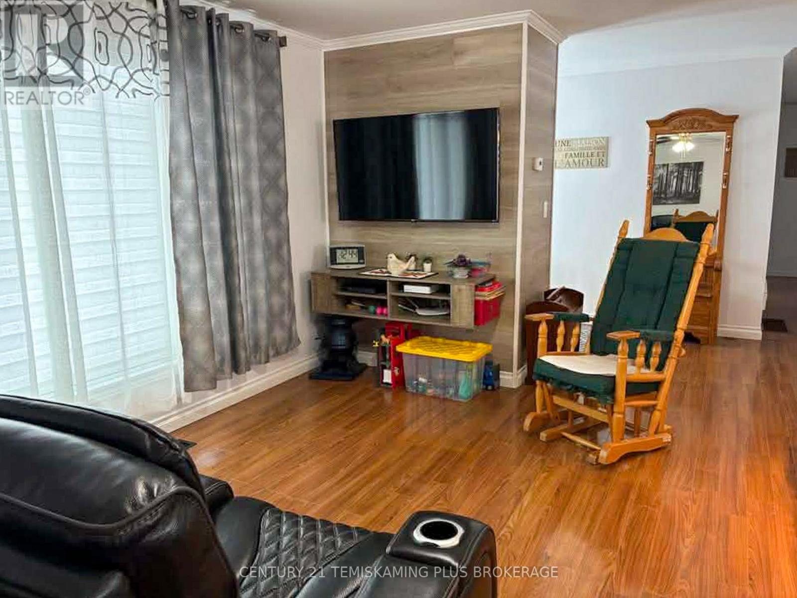 53 Tenth Avenue, Englehart, Ontario  P0J 1H0 - Photo 9 - T12709040