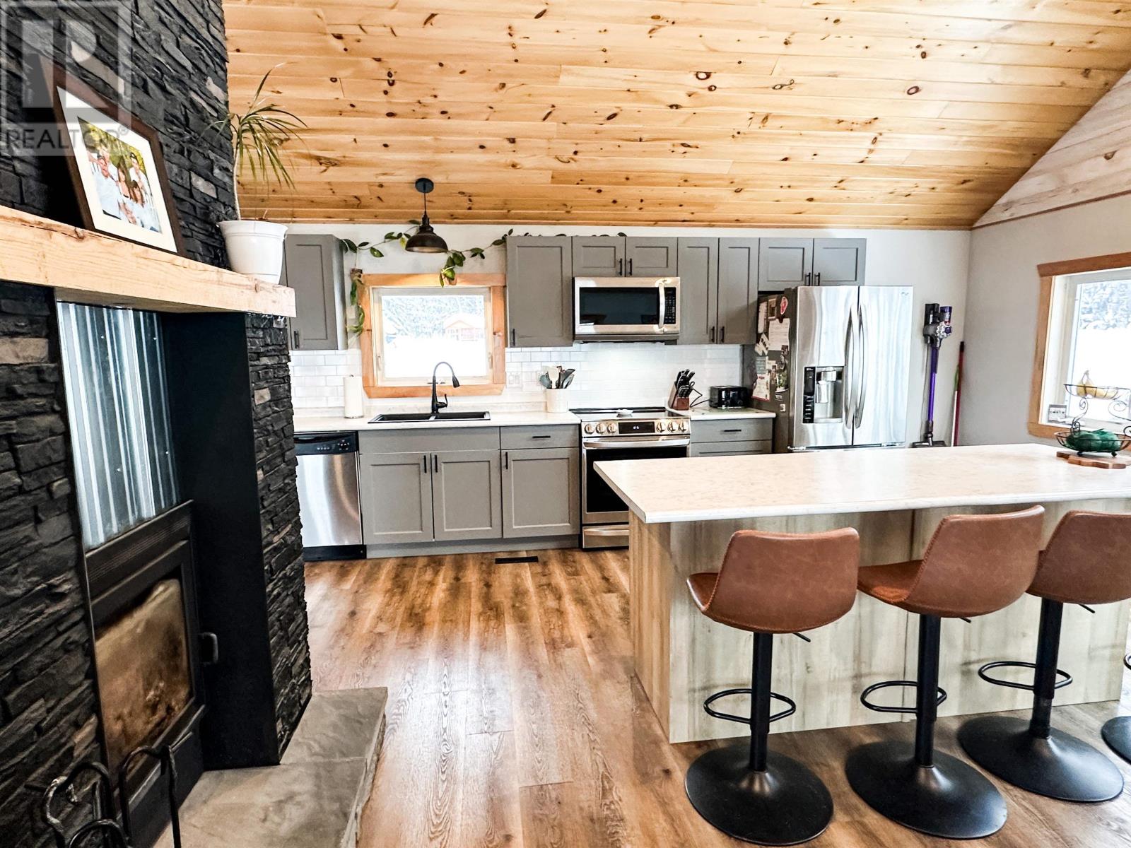 111 English River Rd, Ear Falls, Ontario  P0V 1T0 - Photo 9 - TB2600063