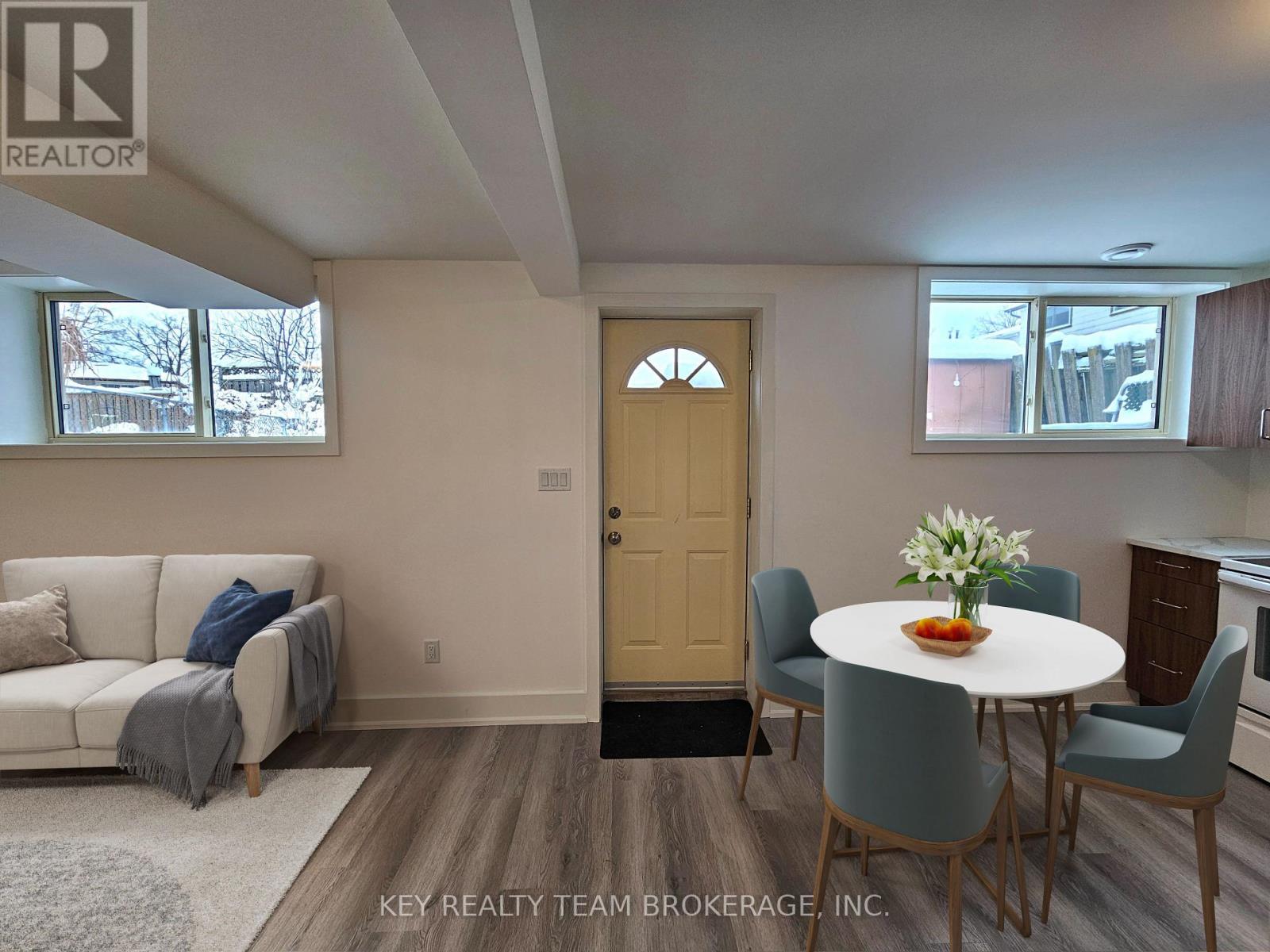 Unit B - 51 Loraine Drive, St. Catharines (Oakdale), Ontario  L2P 3N9 - Photo 2 - X12708958