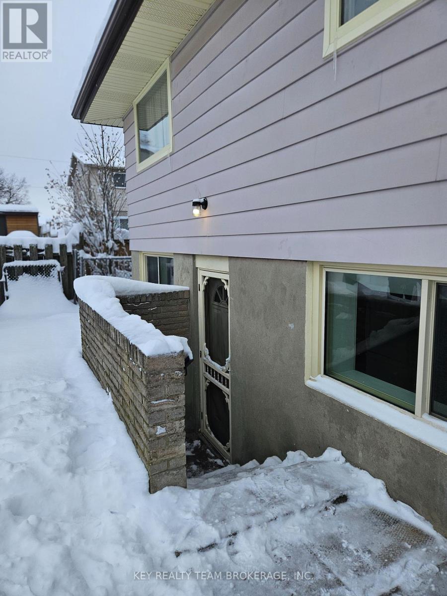 Unit B - 51 Loraine Drive, St. Catharines (Oakdale), Ontario  L2P 3N9 - Photo 8 - X12708958