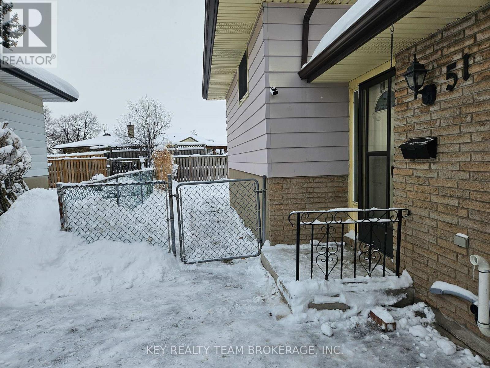 Unit B - 51 Loraine Drive, St. Catharines (Oakdale), Ontario  L2P 3N9 - Photo 9 - X12708958