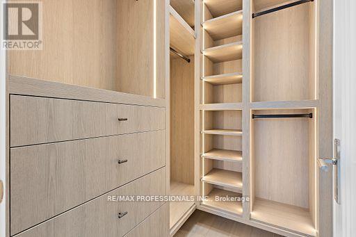 122 Ashbourne Drive, Toronto, Ontario  M9B 4H8 - Photo 32 - W12706094