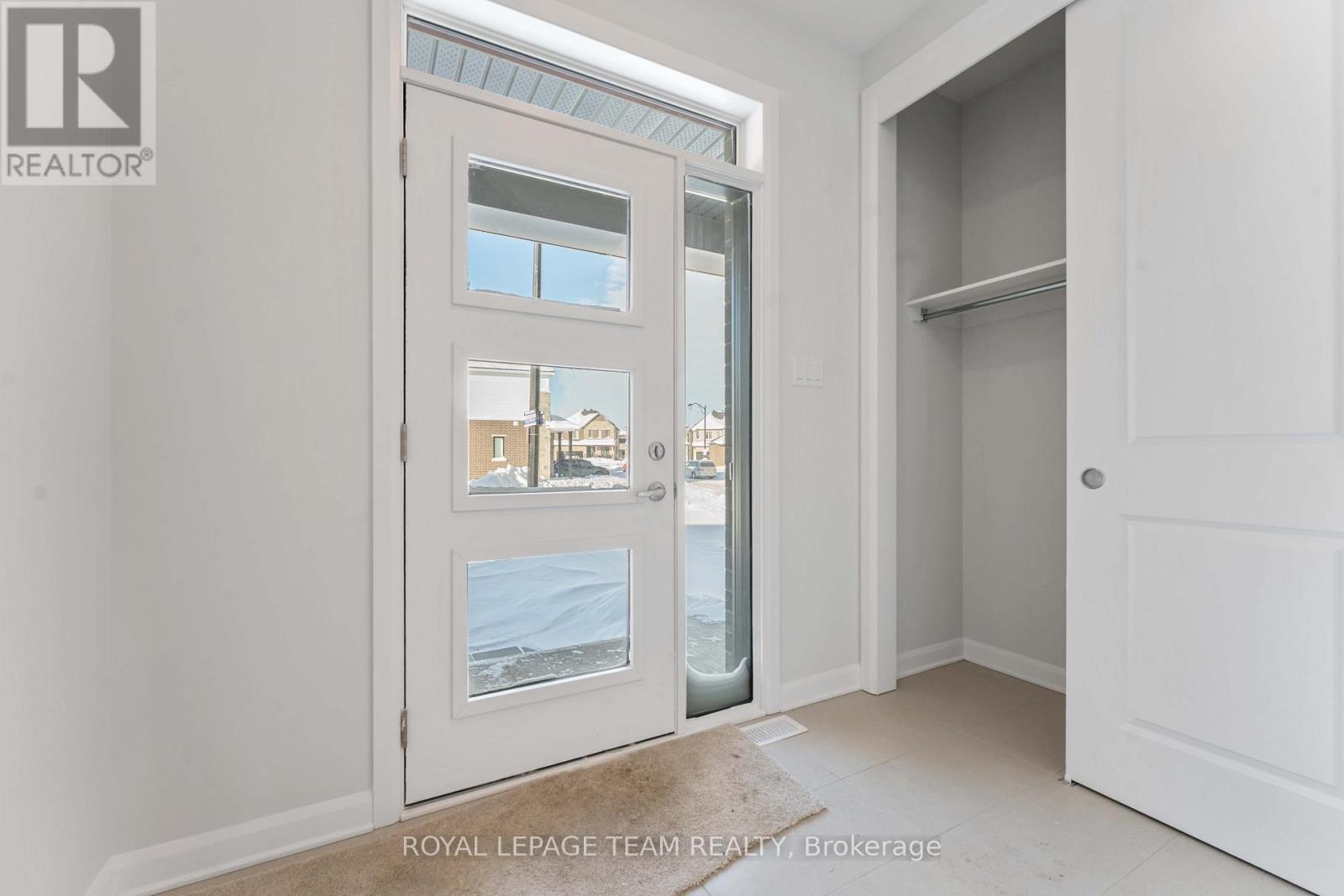 602 Glade Grove, Ottawa, Ontario  K2V 0V1 - Photo 2 - X12170191