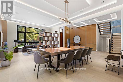 122 Ashbourne Drive, Toronto, Ontario  M9B 4H8 - Photo 7 - W12706094