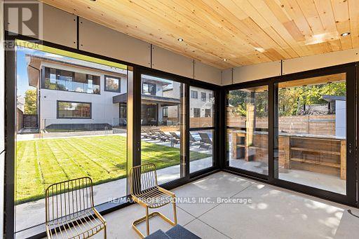 122 Ashbourne Drive, Toronto, Ontario  M9B 4H8 - Photo 13 - W12706094