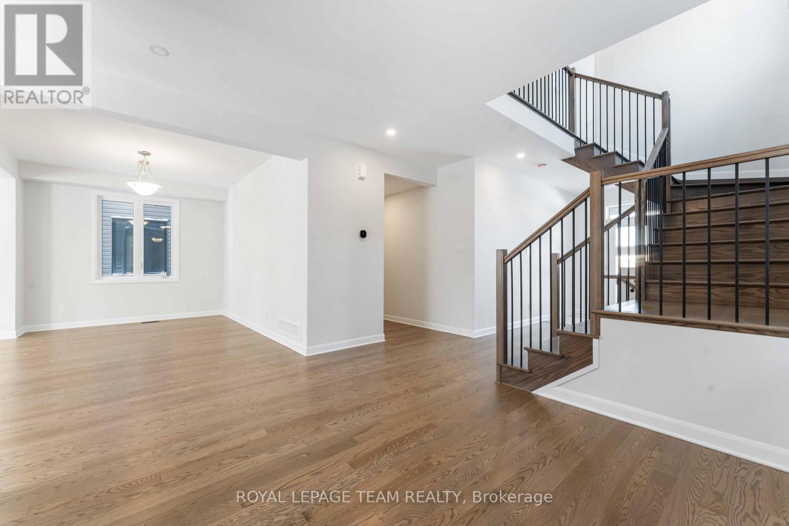 602 Glade Grove, Ottawa, Ontario  K2V 0V1 - Photo 5 - X12170191