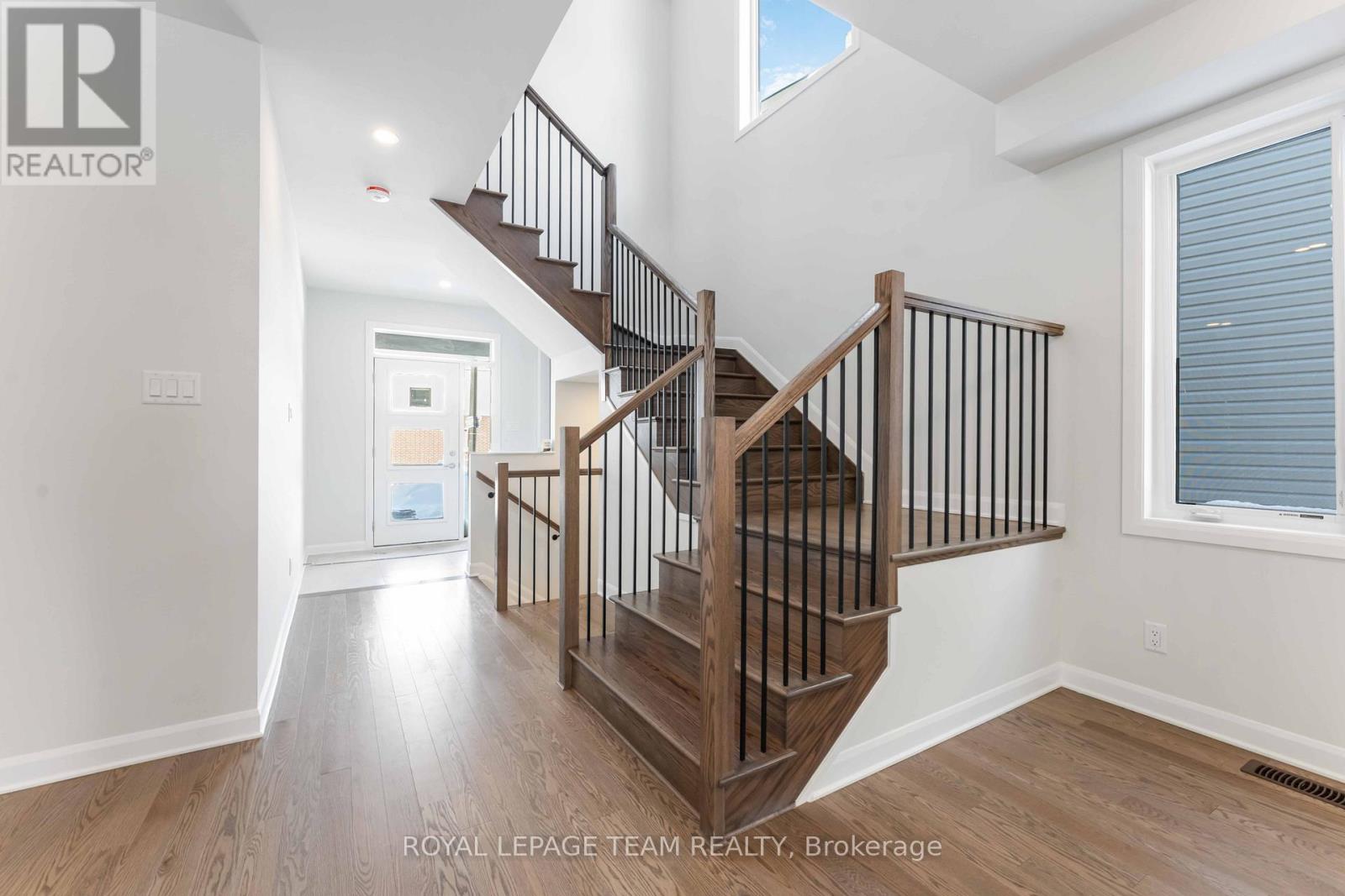 602 Glade Grove, Ottawa, Ontario  K2V 0V1 - Photo 3 - X12170191