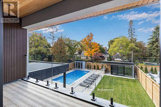 122 Ashbourne Drive, Toronto, Ontario  M9B 4H8 - Photo 26 - W12706094