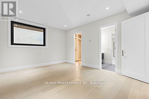 122 Ashbourne Drive, Toronto, Ontario  M9B 4H8 - Photo 45 - W12706094