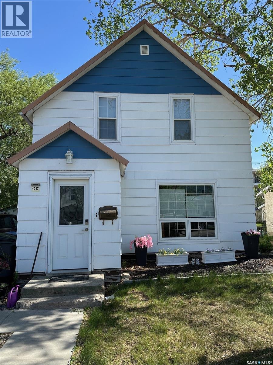 1217 2nd STREET, estevan, Saskatchewan