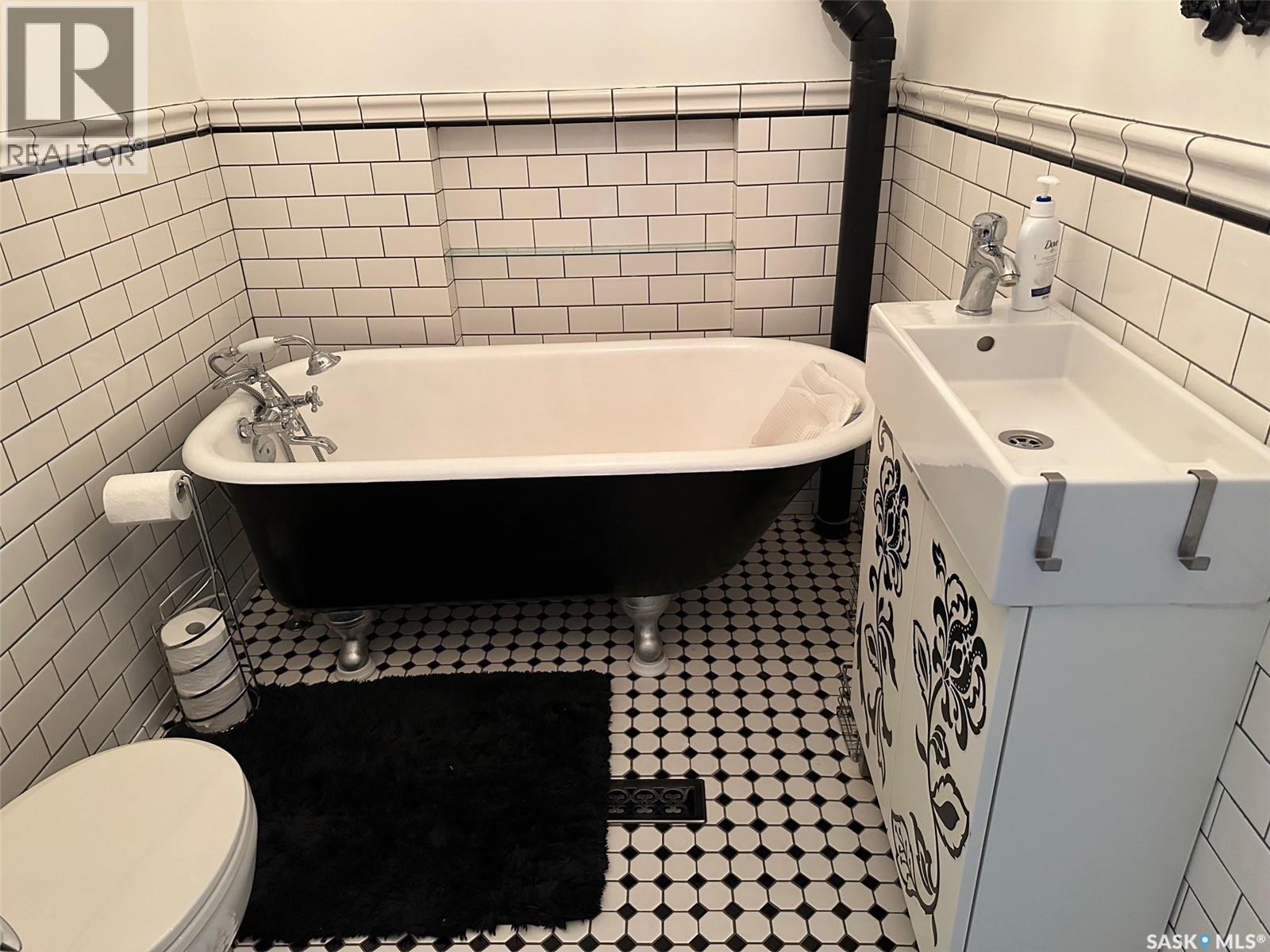 1217 2nd Street, Estevan, Saskatchewan  S4A 0M1 - Photo 29 - SK005486