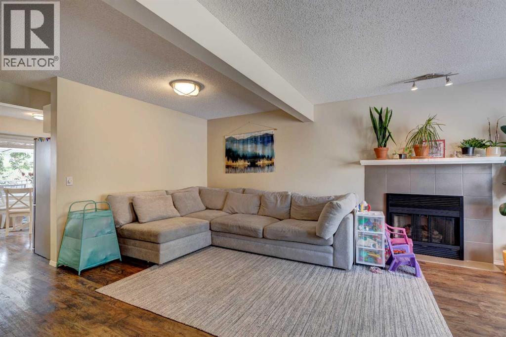 211 Christie Park Mews Sw, Calgary, Alberta  T3H 3H2 - Photo 5 - A2280173