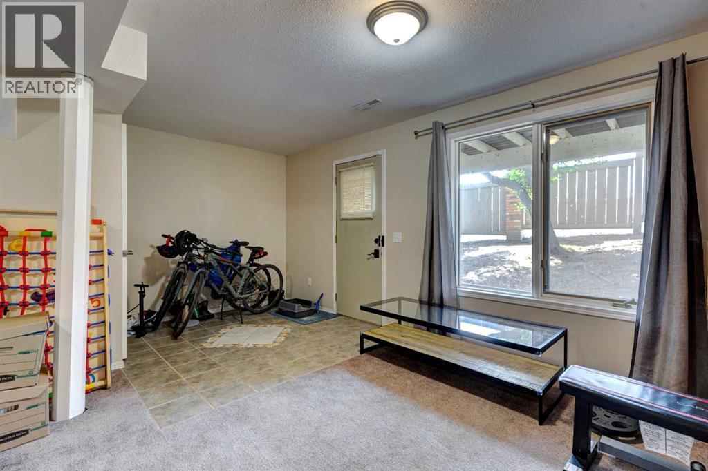 211 Christie Park Mews Sw, Calgary, Alberta  T3H 3H2 - Photo 24 - A2280173