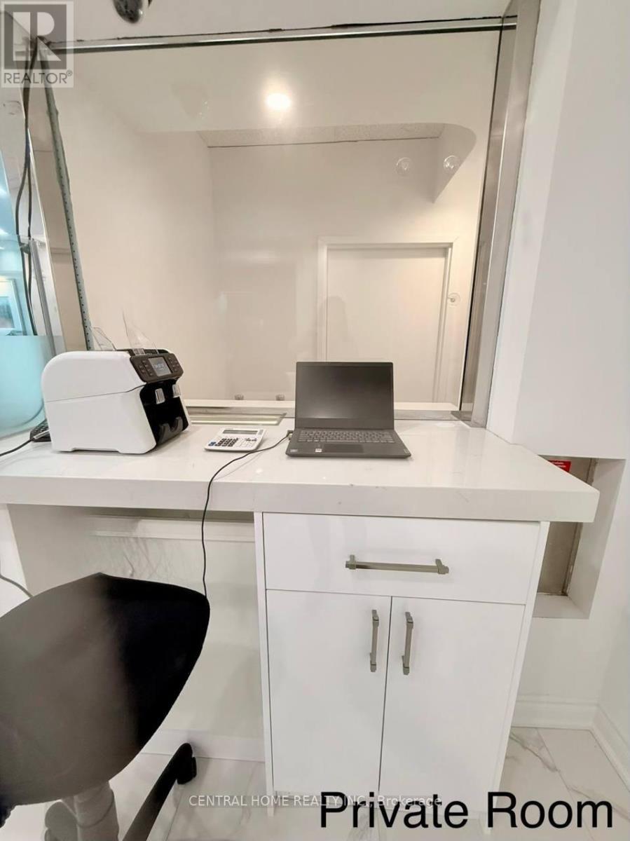 4578 Yonge St, Toronto, Ontario  M2N 5L7 - Photo 16 - C12708916