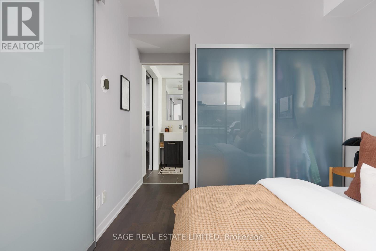 1008 - 560 King Street W, Toronto, Ontario  M5V 0L5 - Photo 33 - C12708920