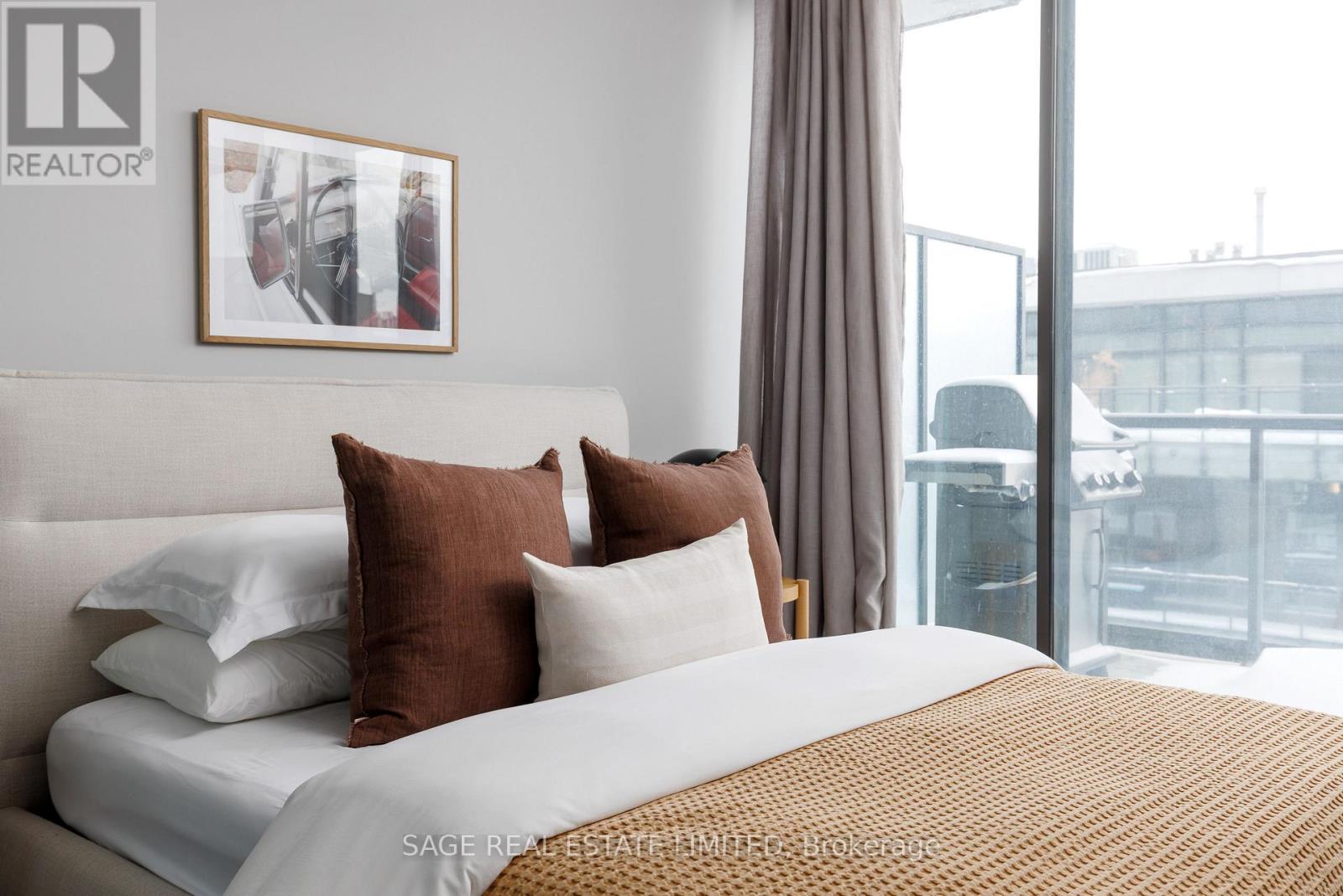 1008 - 560 King Street W, Toronto, Ontario  M5V 0L5 - Photo 35 - C12708920