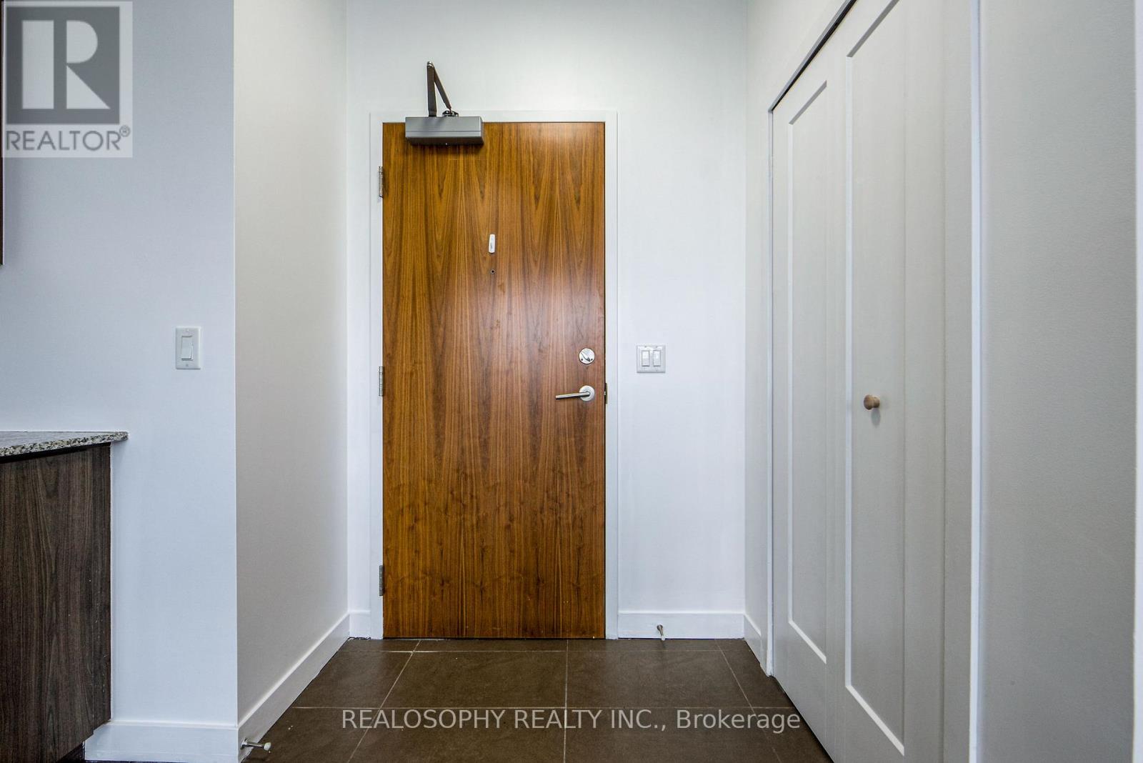 1703 - 170 Fort York Boulevard, Toronto, Ontario  M5V 0E6 - Photo 2 - C12708948