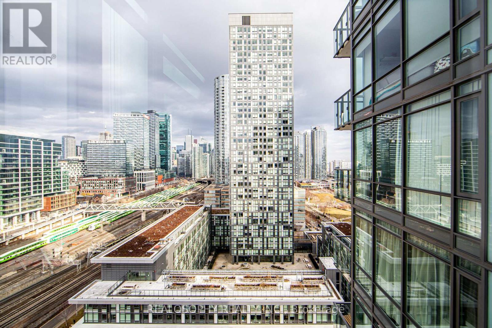 1703 - 170 Fort York Boulevard, Toronto, Ontario  M5V 0E6 - Photo 24 - C12708948