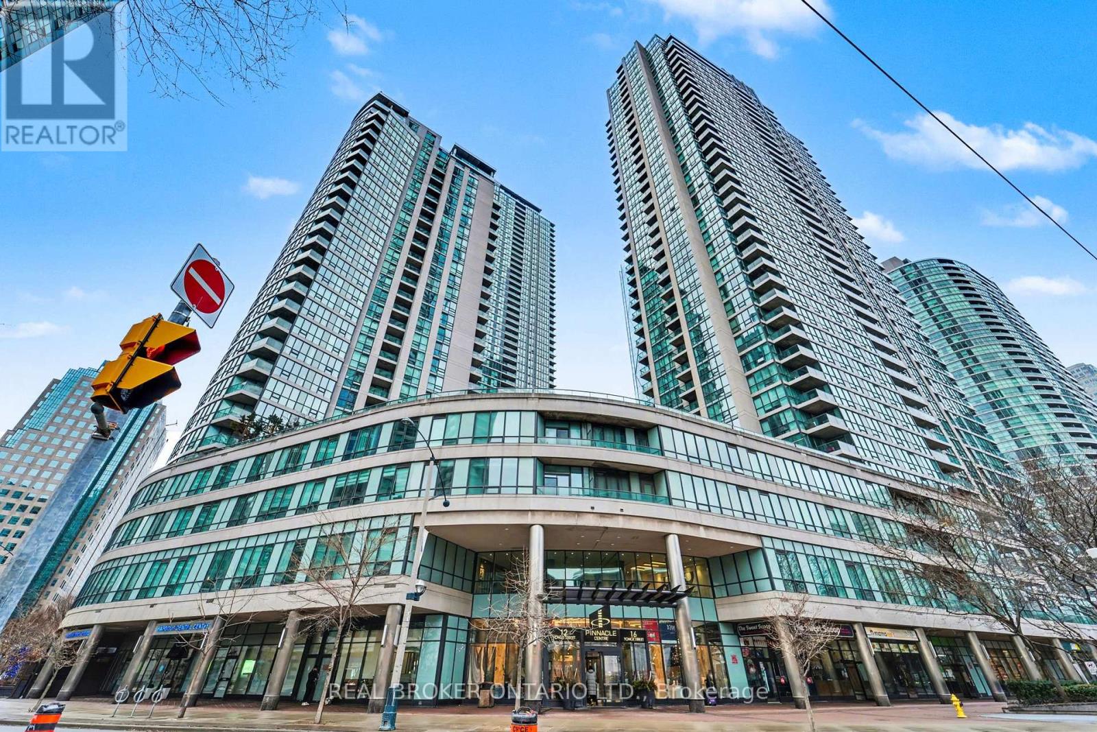 911 - 12 Yonge Street, Toronto, Ontario  M5E 1Z9 - Photo 1 - C12708996