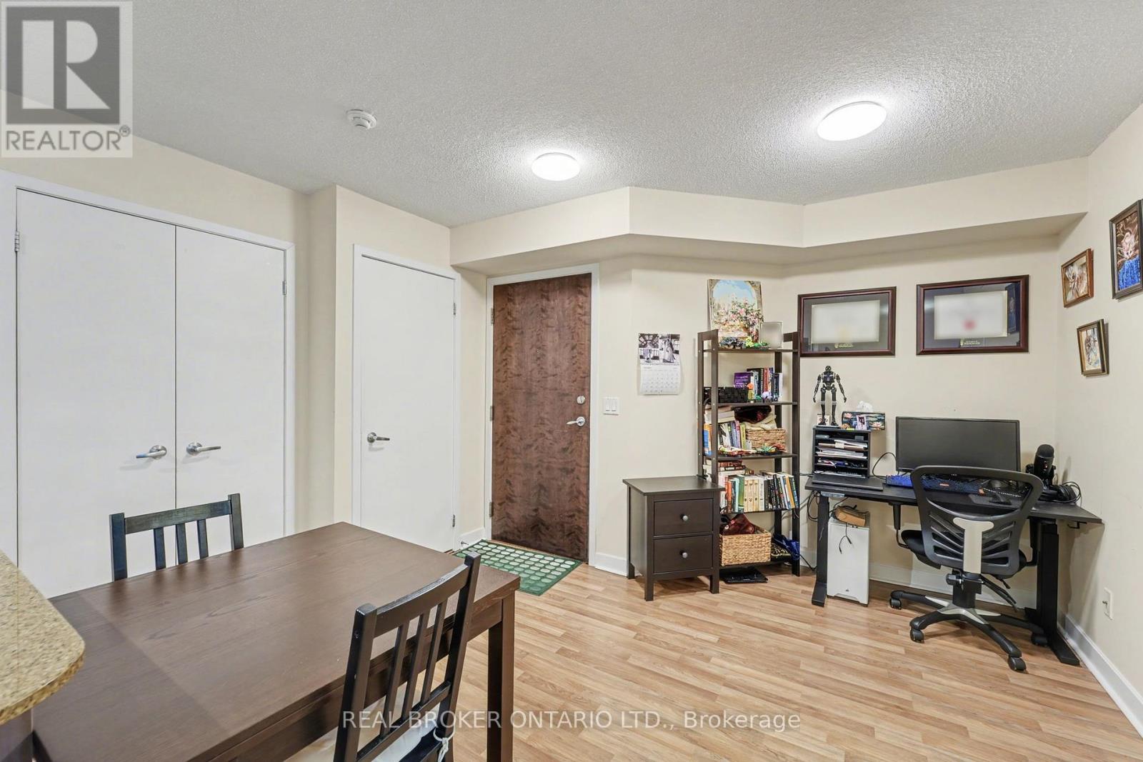 911 - 12 Yonge Street, Toronto, Ontario  M5E 1Z9 - Photo 11 - C12708996